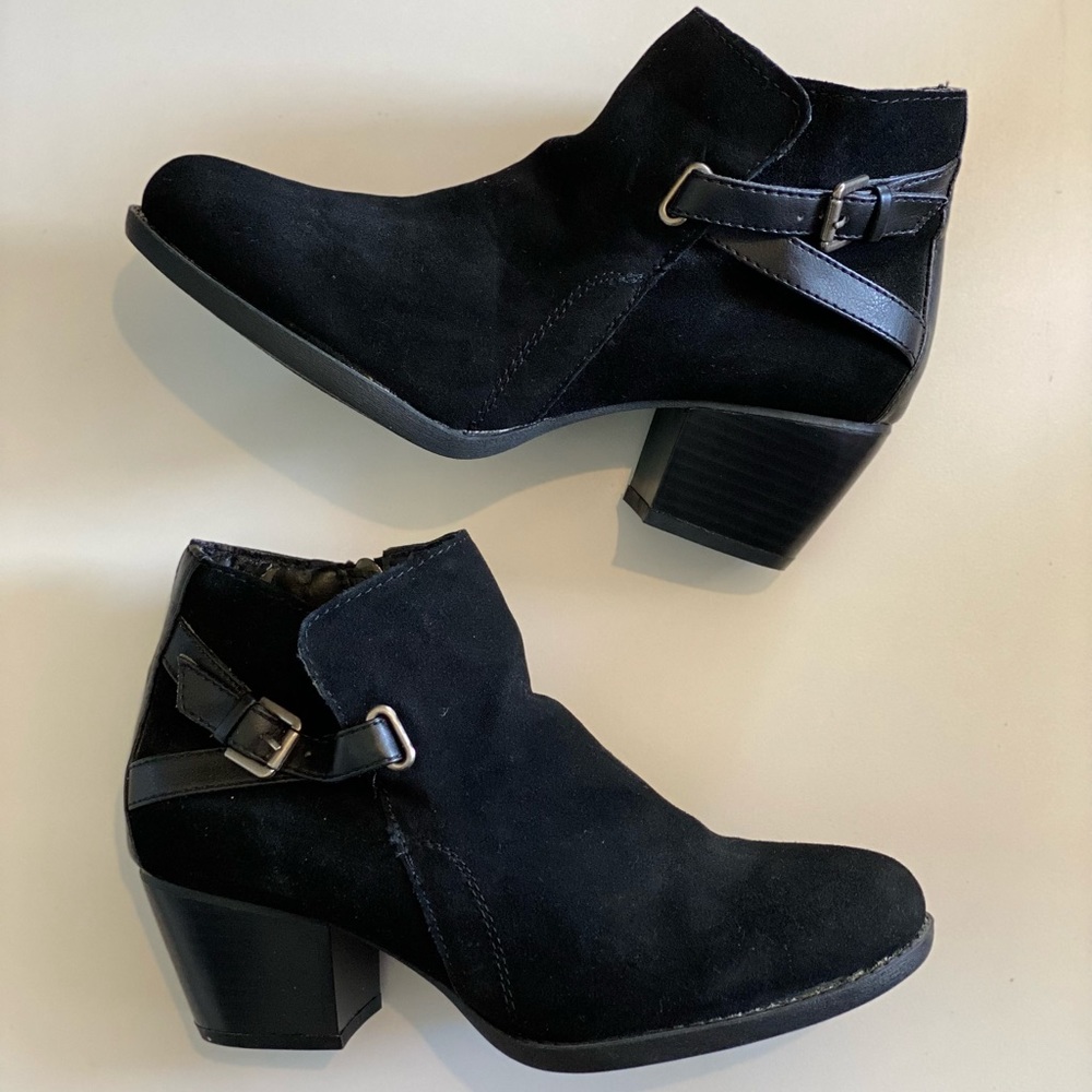Black Western Style Ankle Buckle Booties